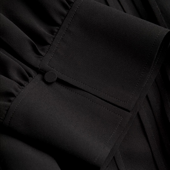 Black Dress - Picture 3 of 4